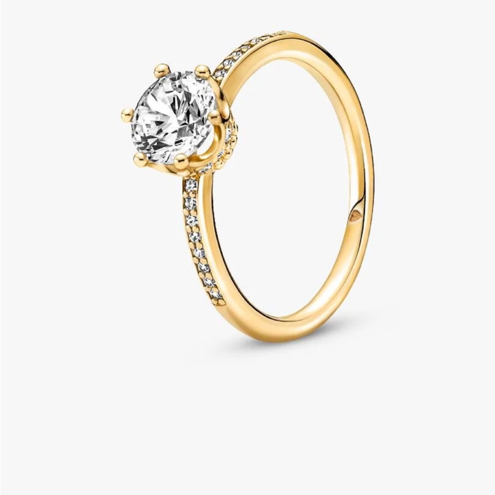 Pandora Clear Sparkling Crown Solitaire Ring